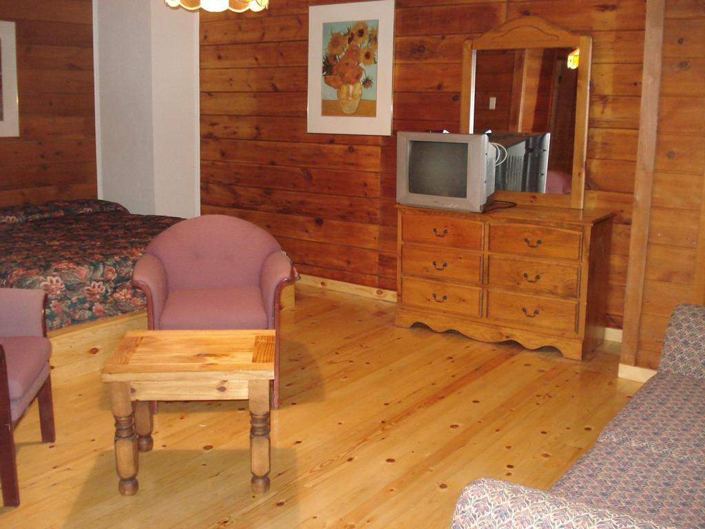 Auberge Alpine Inn Сент-Адель Номер фото